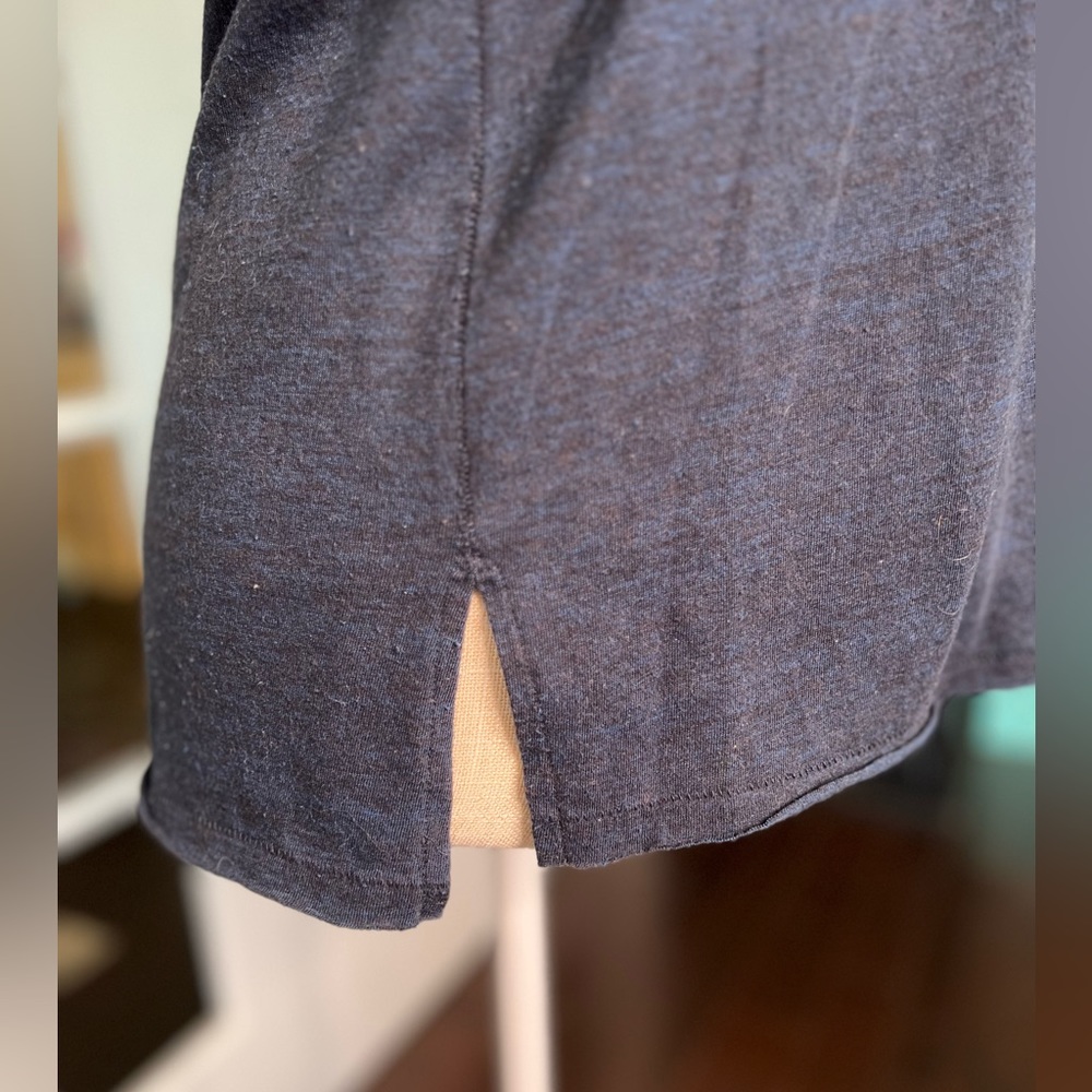 URBAN OUTFITTERS v-neck tee with ribbon across the back, navy burnout, small - Picture 6 of 6
